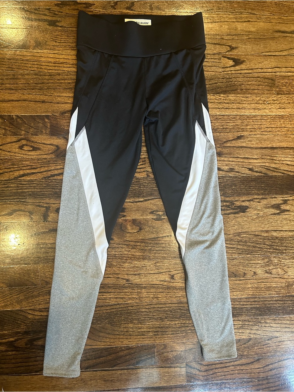 True Religion Colorblock Performance Leggings – Black/White/Gray